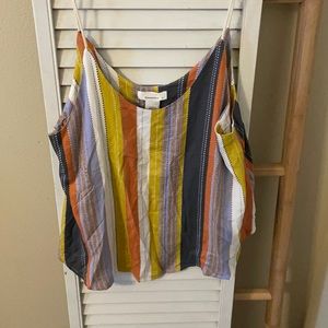 Size Lg but fits like a Med.